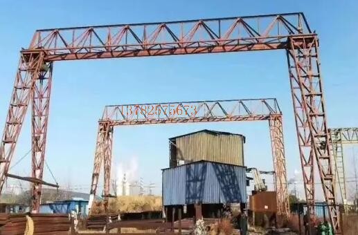 門式起重機減速機為什么漏油？我們平常該怎樣維修保養(yǎng)門式起重機？